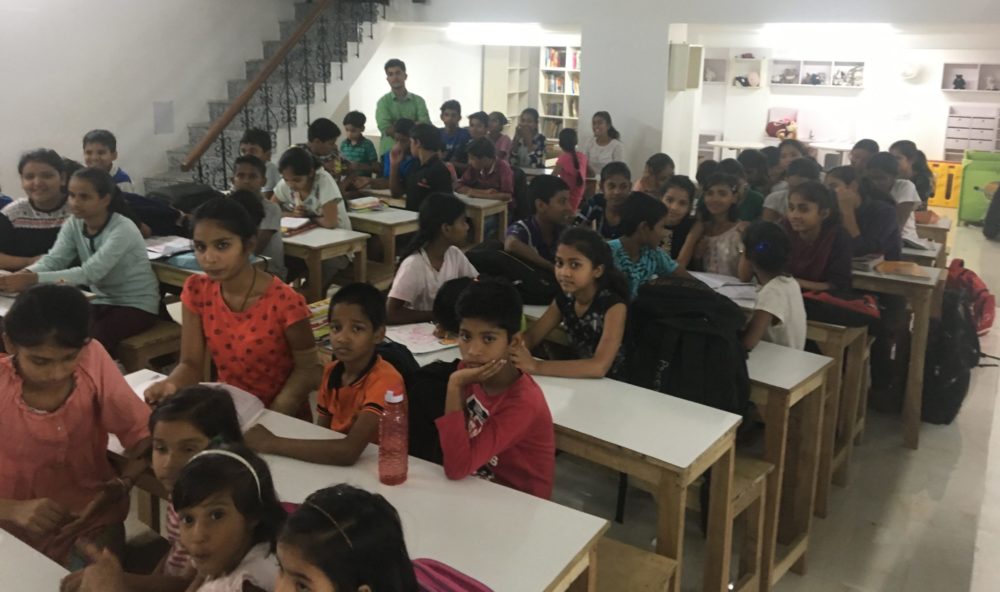 Indien, Lernen für sonnige Aussichten für Slumkinder
