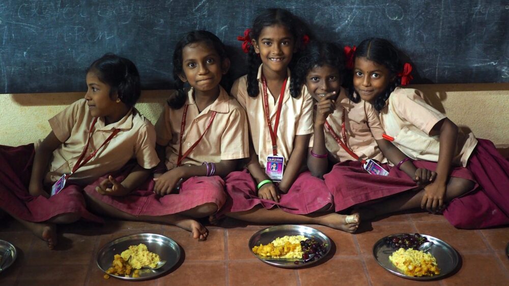 Indien, Rückkehr ins Leben für (Un-)Glückskinder