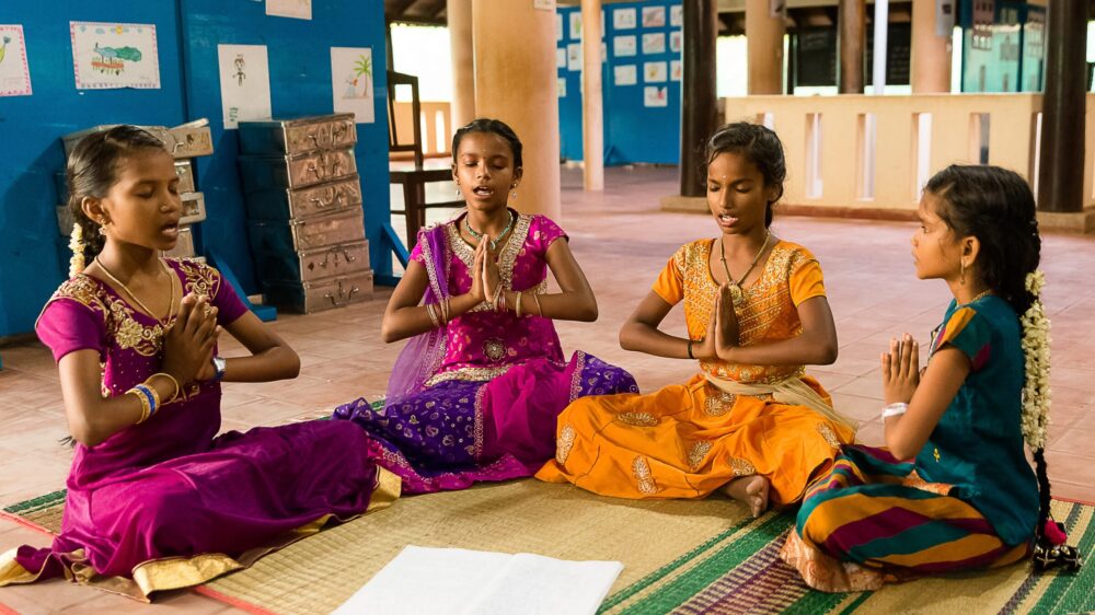 Indien, Rückkehr ins Leben für (Un-)Glückskinder