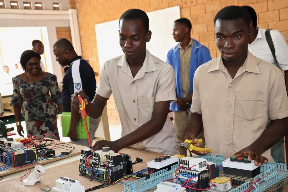 Togo, Zweisprachige Ausbildung mit Perspektiven für junge Menschen