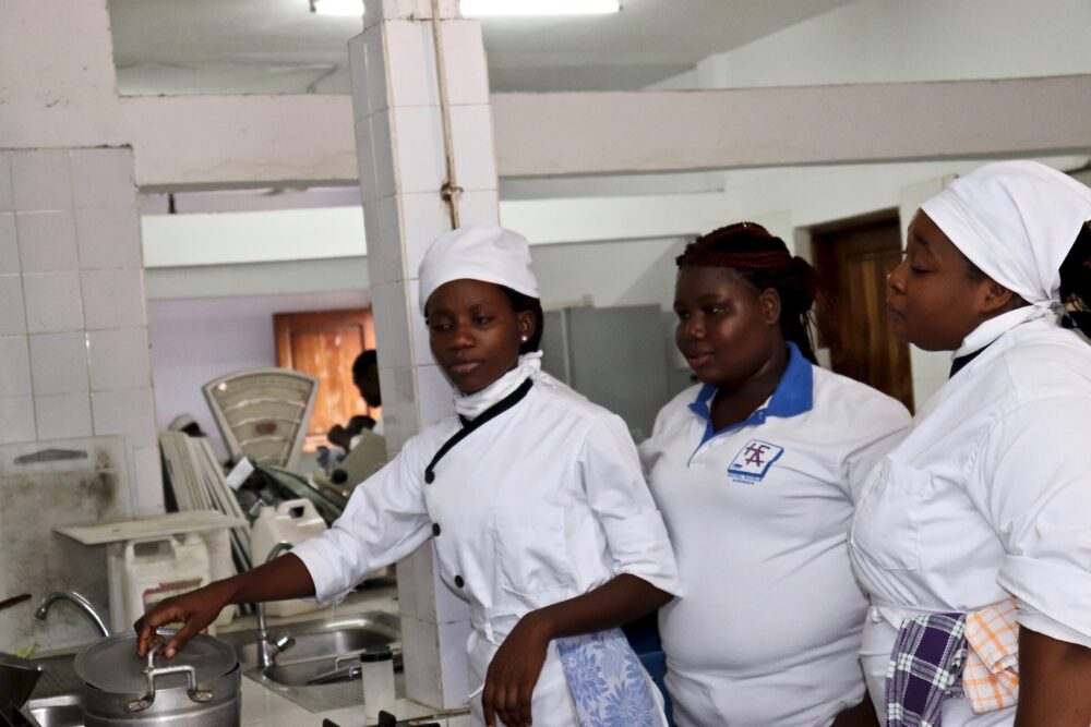 Togo, Zweisprachige Ausbildung mit Perspektiven für junge Menschen